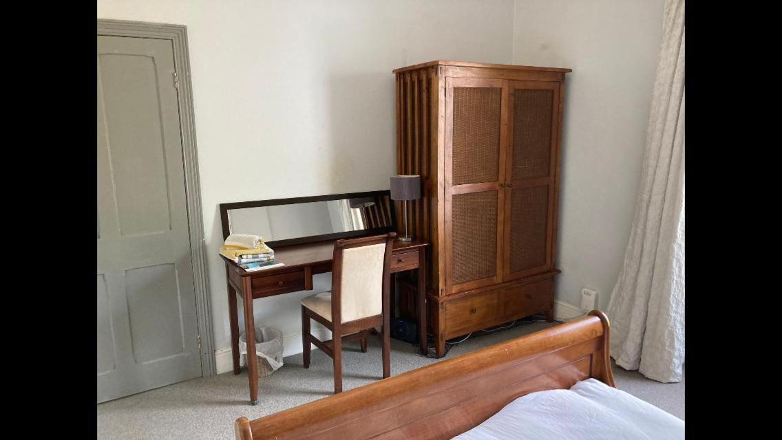 Central Truro! Large Double Room In Victorian Property Exterior photo